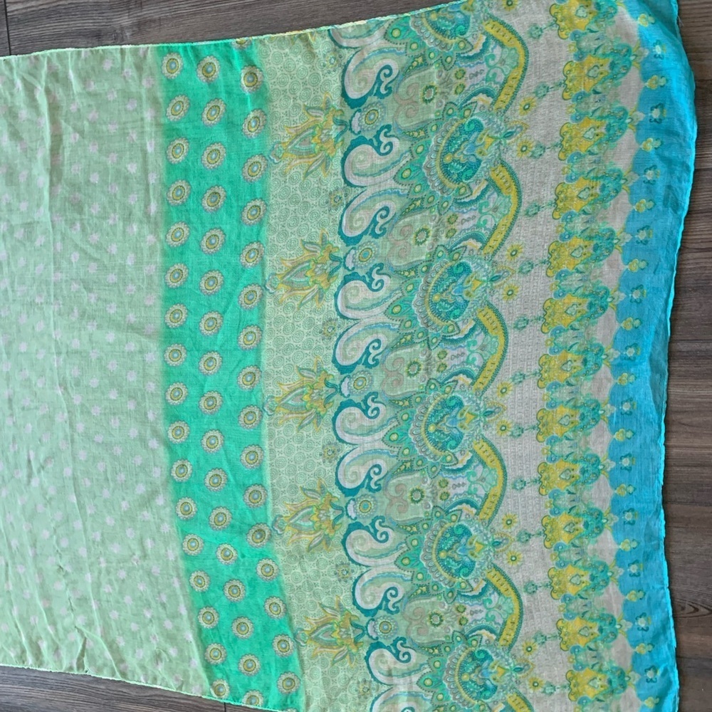 Scarf - Picture 4 of 9
